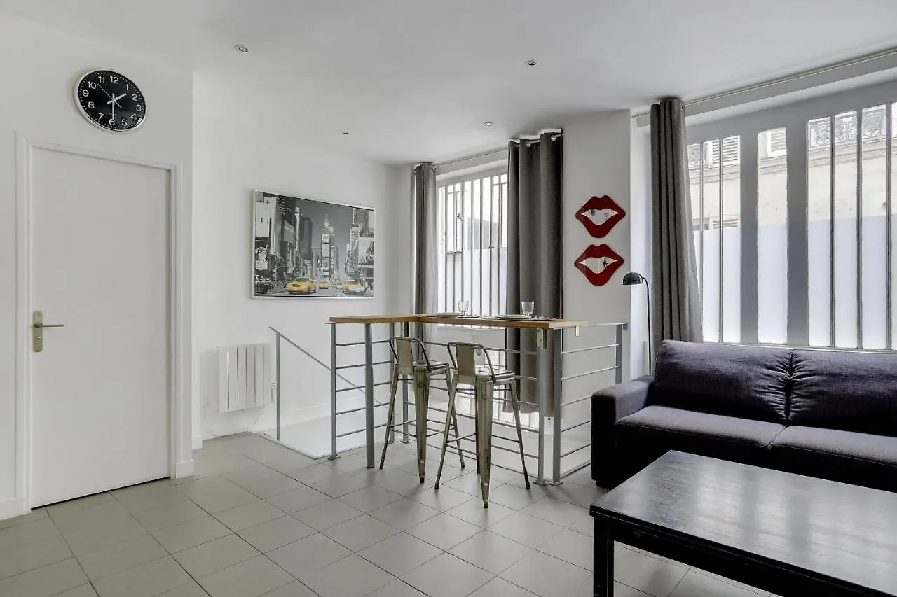 アパート 170 Suite Angouleme Large Duplex Style Apt With1 Bdr Paris Central