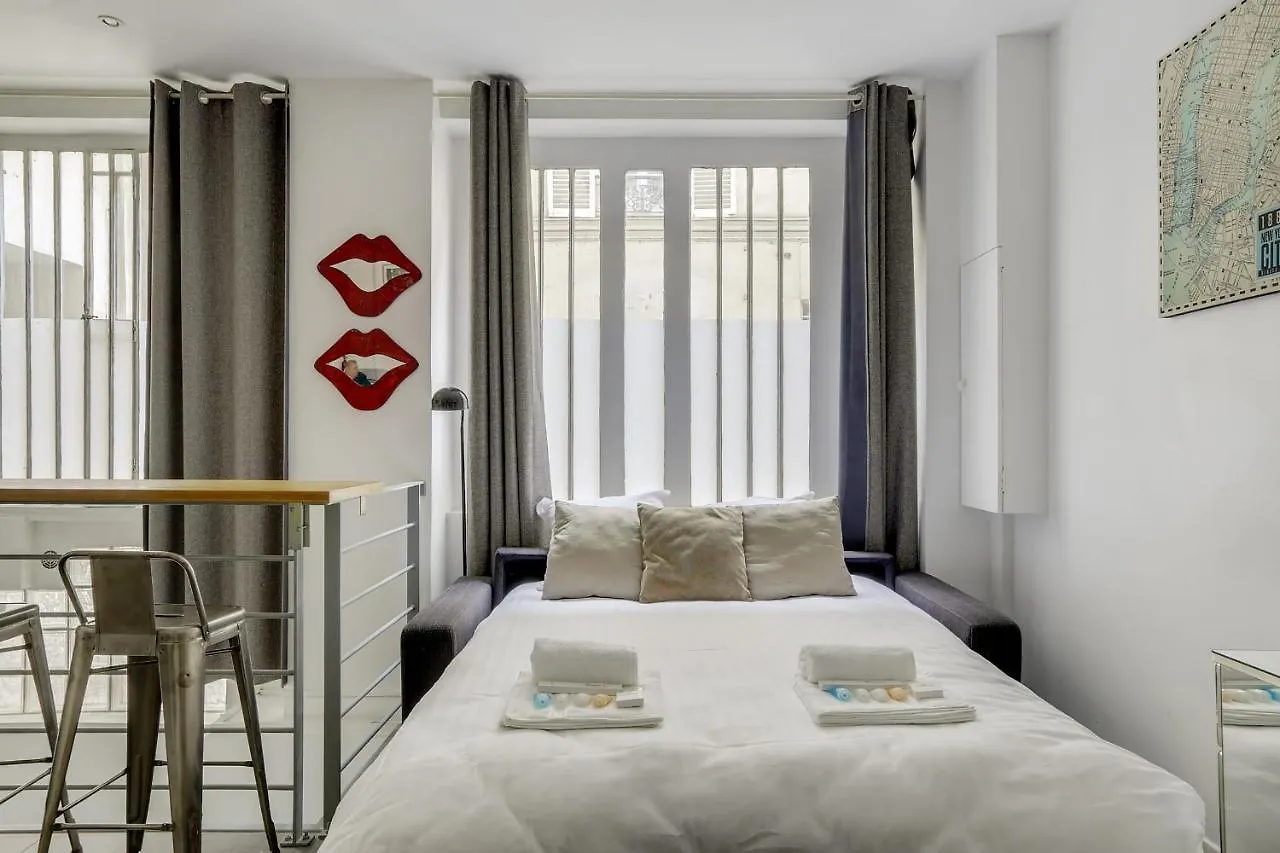 170 Suite Angouleme Large Duplex Style Apt With1 Bdr Paris Central 0*,  フランス