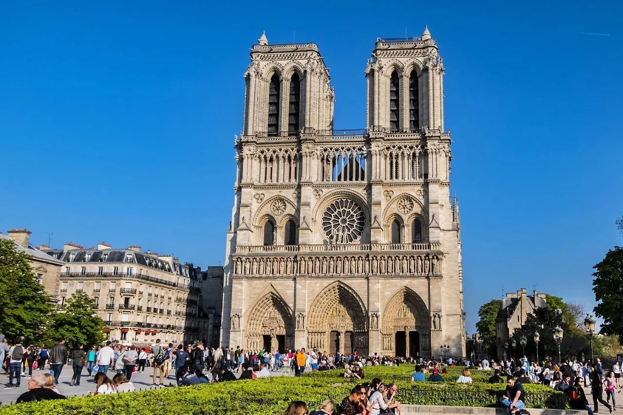 アパート 170 Suite Angouleme Large Duplex Style Apt With1 Bdr Paris Central
