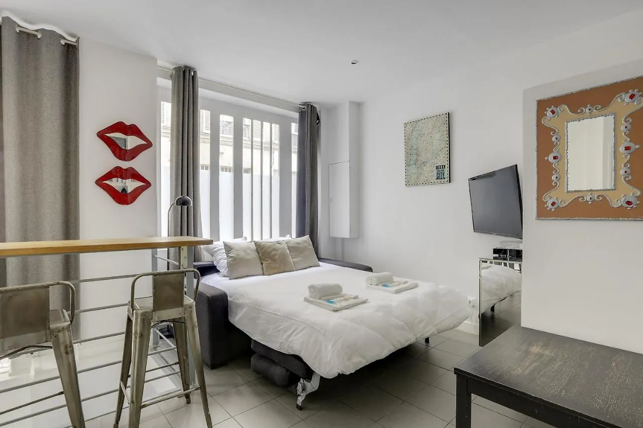 Apartman 170 Suite Angouleme Large Duplex Style Apt With1 Bdr Paris Central